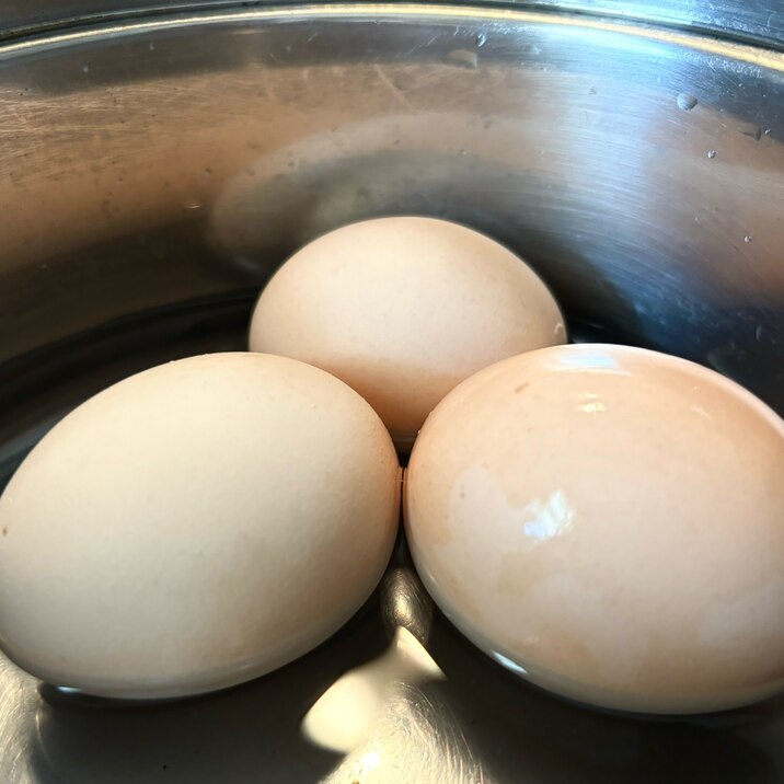 ゆで卵の新常識!少ない水で蒸す